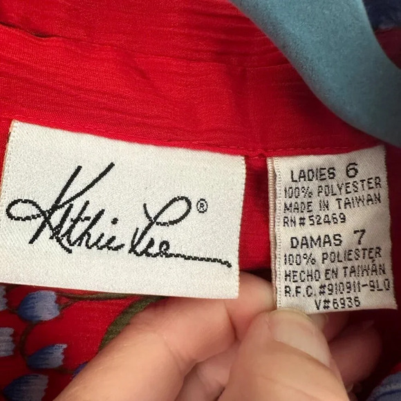 Kathie‎ Lee Red Floral Hawaiian Blouse  Size 6 - Picture 3 of 6